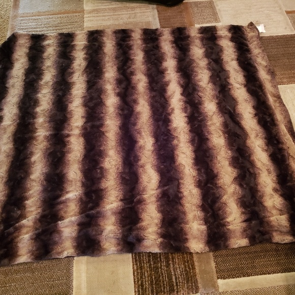 Dennis Basso HOME - Picture 4 of 5